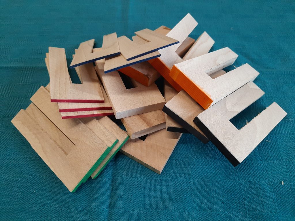 Montageplättchen mit Schlitz